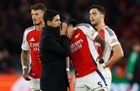 Các cầu thủ Arsenal đã bật khóc trong phòng thay đồ