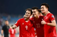 Quả bóng vàng Tiến Linh xuống dốc, HLV Kim Sang-sik làm ngơ