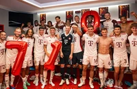 Cảm động màn chia tay của Muller và Dier ở Allianz Arena