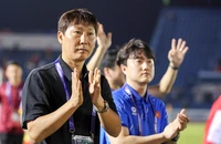 Tuyển Việt Nam trong cái khó, ló cái khôn