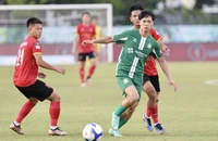 Căng thẳng trận play off cứu vãn cả mùa giải