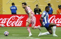 Thu nhập bằng 21 đội bóng ở Mỹ của siêu sao Messi và cuộc trở về Barca