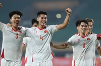 U-23 Việt Nam mở màn ấn tượng, Hiểu Minh tỏa sáng rực rỡ