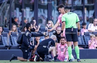 Đá 11 phút, siêu sao Messi dính chấn thương phải rời sân