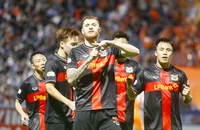 Lạ lùng tân binh Ninh Bình ‘làm mưa làm gió’ ở V-League