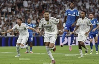 Mbappe lập cú đúp trong thế 10 đánh 11