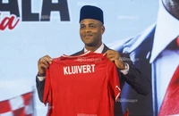 Bị Indonesia sa thải, HLV Patrick Kluivert nhận bao nhiêu tiền bồi thường? 