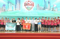 Đội Công an TP.HCM lên ngôi giải bóng đá quy mô nhất Việt Nam