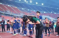 1 ngày sau khi sa thải HLV, bóng đá Thái Lan có thầy mới