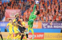 Tân binh Ninh Bình ‘làm mưa làm gió’ ở V-League