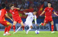 Tuyển Việt Nam thắng chủ nhà Lào để đuổi theo Malaysia