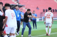 U-22 Việt Nam gây tranh cãi ở trận thắng khó Lào và thú nhận của thầy Kim