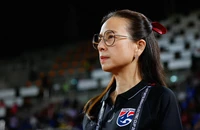 Đau lòng nữ Chủ tịch xinh đẹp của bóng đá Thái Lan
