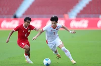 Thùy Trang và Đình Bắc vượt trội ở giải thưởng Quả bóng vàng