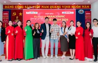 Diễn viên Bình Minh mang Xuân yêu thương cho người khuyết tật đam mê Pickleball