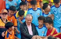 Lạ lùng bầu Đức lại muốn mất tiền tỉ