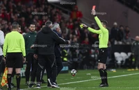 Lý do Mourinho nổi giận đòi đuổi Vinicius và dính thẻ đỏ
