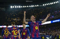 Lewandowski chính thức xô đổ kỷ lục của Messi 