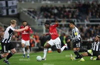 Man United trói chân ‘báu vật’
