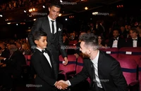 Ronaldo sắp trở thành đồng đội với… con trai 