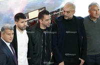 Xavi hé lộ: Pep Guardiola bỏ Man City để dẫn dắt tuyển Anh