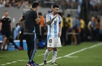 HLV Scaloni tiết lộ điều gây chấn động về Messi