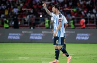 Messi vào sân 3 phút, Argentina hủy diệt đối thủ