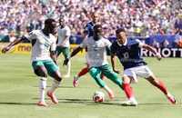 Mbappe và Haaland ‘ngửi khói’ Messi