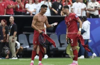 Bị vùi dập sau trận hòa, Ronaldo gửi lời cảnh báo