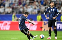 Messi sút phạt kết liễu đối thủ, Argentina đầy uy lực
