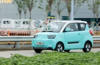Chiếc xe điện hơn 130 triệu đồng với màu sắc hấp dẫn vừa được ra mắt