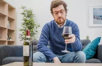 Uống nhiều rượu có thể khiến bạn mất kiểm soát các giác quan của mình
