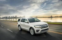 Khám phá 7 SUV cỡ lớn hợp túi tiền nhất năm 2023