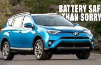 Hơn 2 triệu xe SUV Toyota RAV4 bị thu hồi do pin lỏng