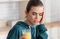 Thực phẩm nên ăn và cần hạn chế để kiểm soát chứng đau nửa đầu