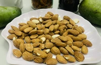 Ăn các loại trái cây, hạt và quả hạnh khô này để giảm cholesterol