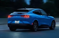 Hãng Ford lỗ hơn một tỉ USD vì sản xuất xe điện