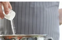 Tránh bị tăng huyết áp với 5 mẹo giảm lượng muối ăn
