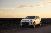 Thương hiệu Toyota tạm dừng sản xuất 2 mẫu xe SUV, thu hồi 145.000 xe