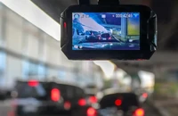 Có nên lắp camera hành trình trên ô tô hay không?