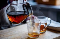 Một số loại trà thảo mộc có thể ảnh hưởng đến tác dụng của thuốc