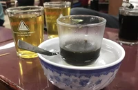 Uống cà phê có thể chữa được chứng đau nửa đầu?