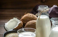 Tăng sức đề kháng mùa đông: 5 thực phẩm 'kết hợp' hoàn hảo với sữa