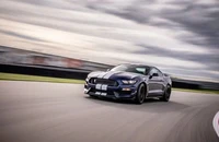 Vì sao 5 mẫu xe cơ bắp cũ vẫn là hàng 'hot' năm 2025