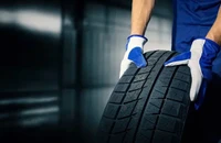 Những dấu hiệu cảnh báo cần thay lốp xe ô tô mới ngay lập tức