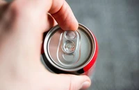 7 tác dụng phụ nguy hiểm khi thường xuyên uống nước tăng lực