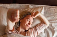7 thực phẩm giúp đốt mỡ thừa khi ngủ cho người sau tuổi 50