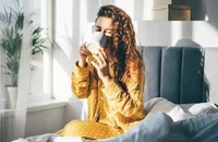 Uống cà phê buổi sáng sai cách có thể gây hại cho xương khớp
