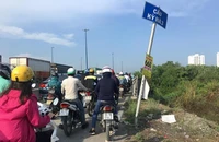 Nút giao Mỹ Thủy kẹt tứ tung trong sáng 14-5