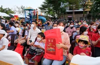 Chương trình ‘Tết chung một nhà’ tặng quà ở Thủ Đức